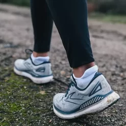 Lasso Performance Compression Socks - Low Tab -Professional Fitness Equipment Store LassoPerformanceCompressionSocks WhiteLowTabDetails3